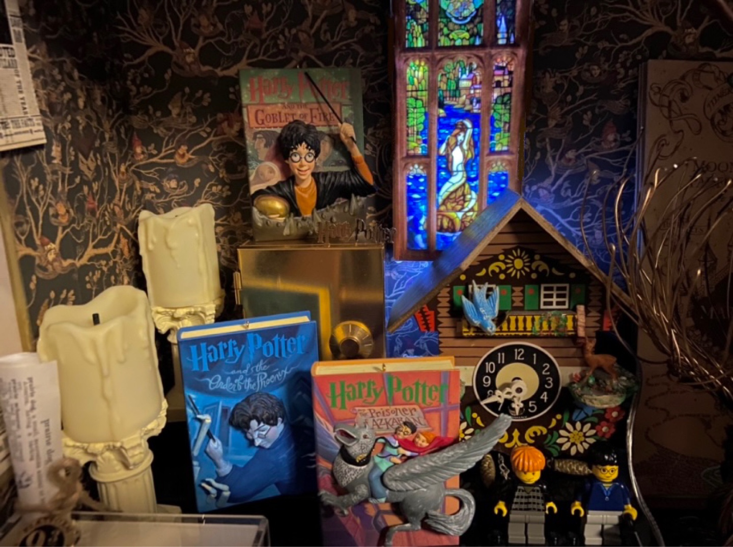 Harry potter 
Book ornament 