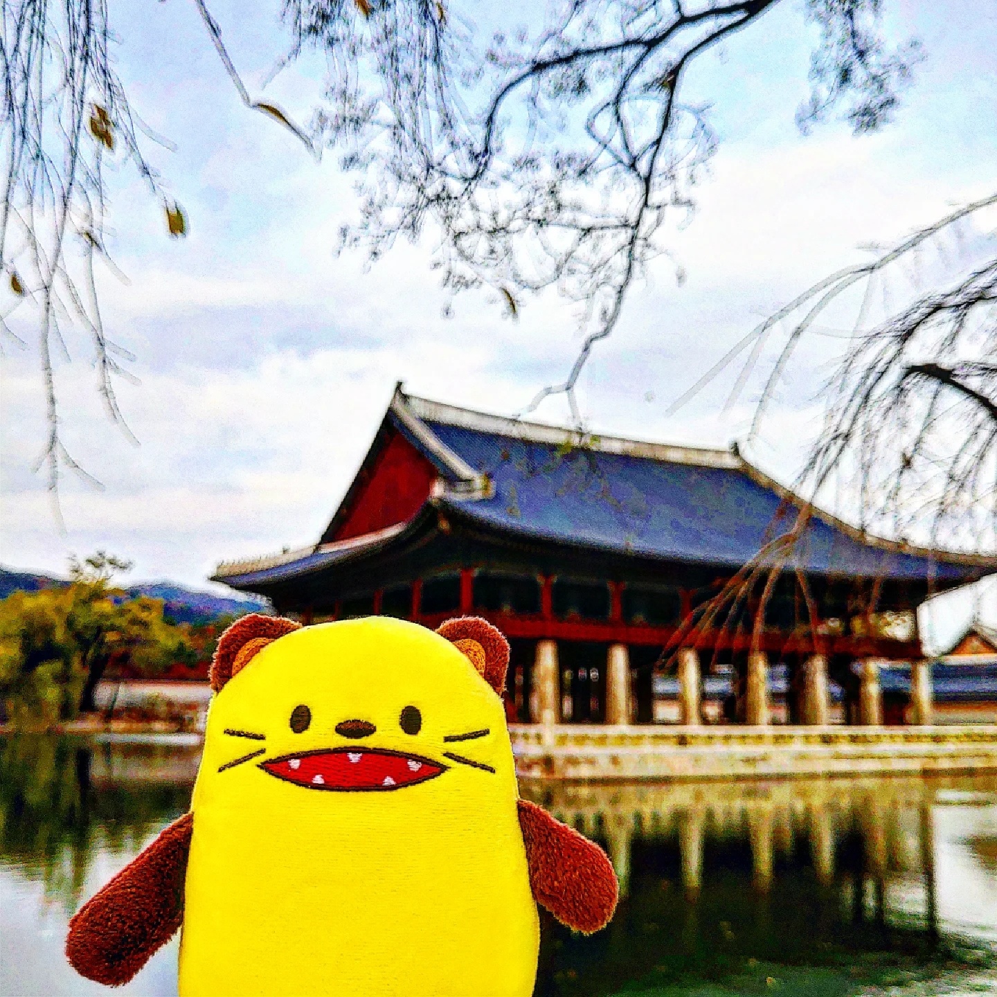 와와군과 함께 경회루 포토스팟에서 한컷!