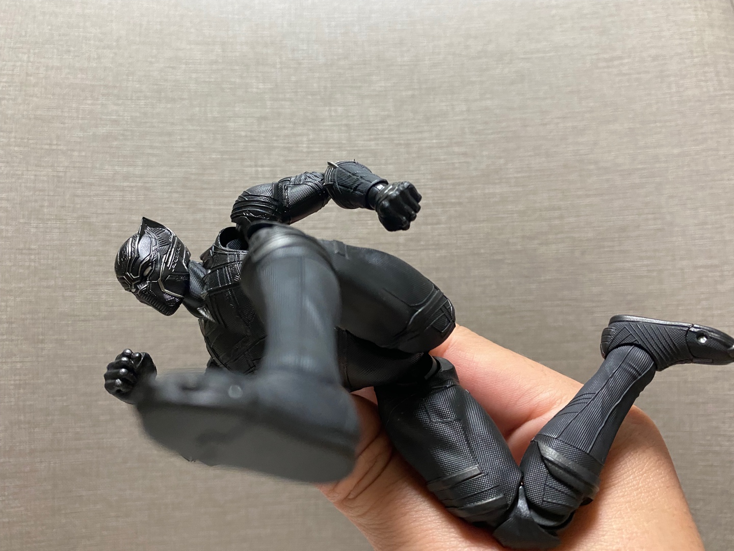 블랙 포징