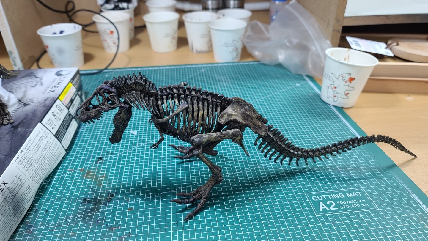 이메지너리 스켈레톤 첫도색
fossil diorama