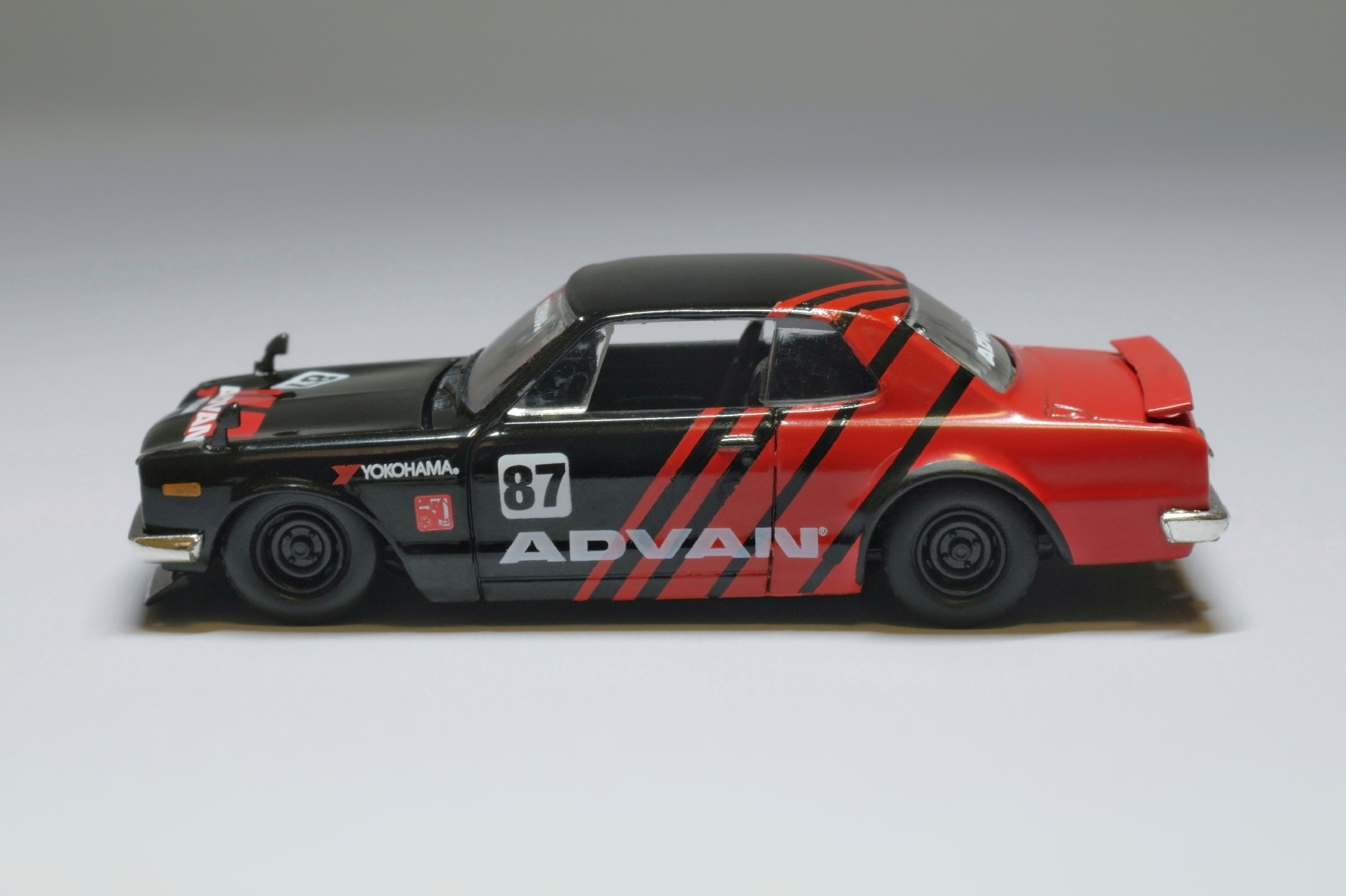 1/64 M2 Machines Skyline GT-R KPGC10