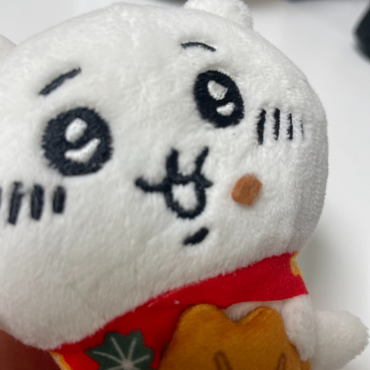 저기…너 입에 과자…