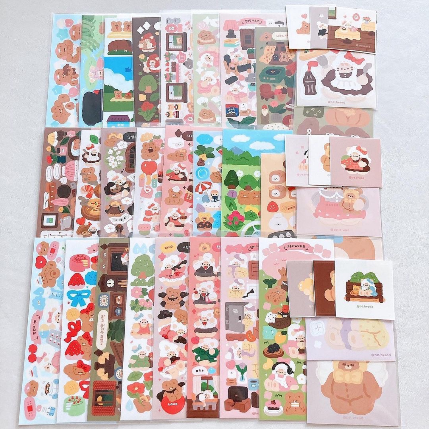 비브레드 스티커 떼샷💗