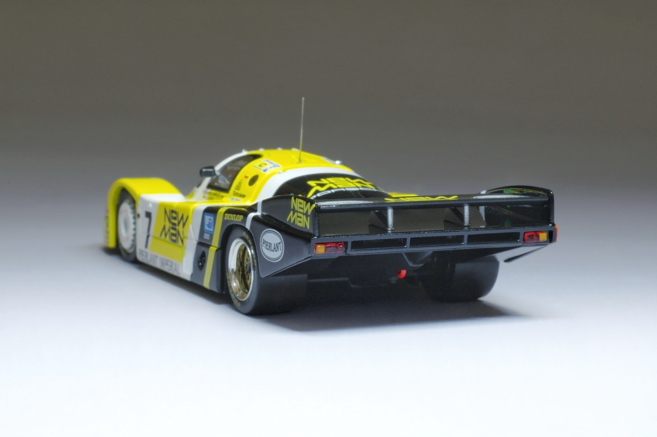 1/43 hpi-racing Porsche 956 LH #7 1984 Le Mans Winner