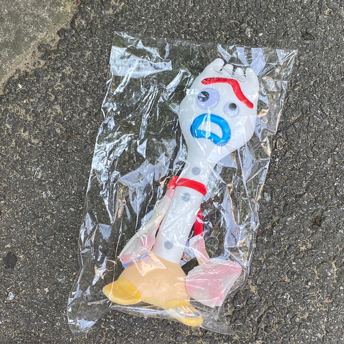바닥에 버려진 포키이👻