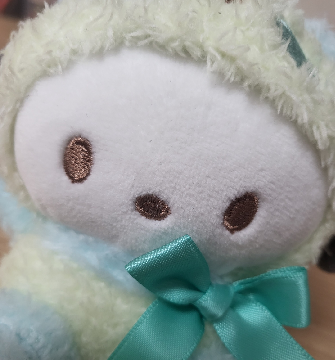 포챠코
당근에서 택보 5000원에겟
생각보다 쪼금함
그래서 귀여움
리본진짜 포인또 🎀 
꼭꼭 사세욤🥹