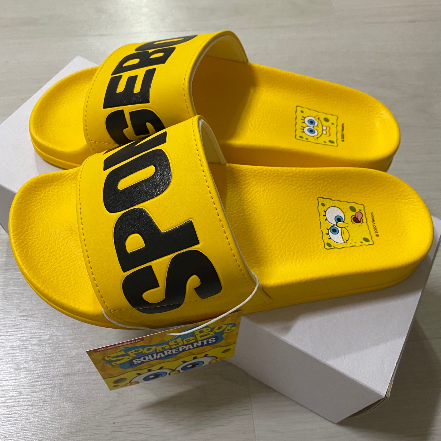 스폰지밥 슬리퍼