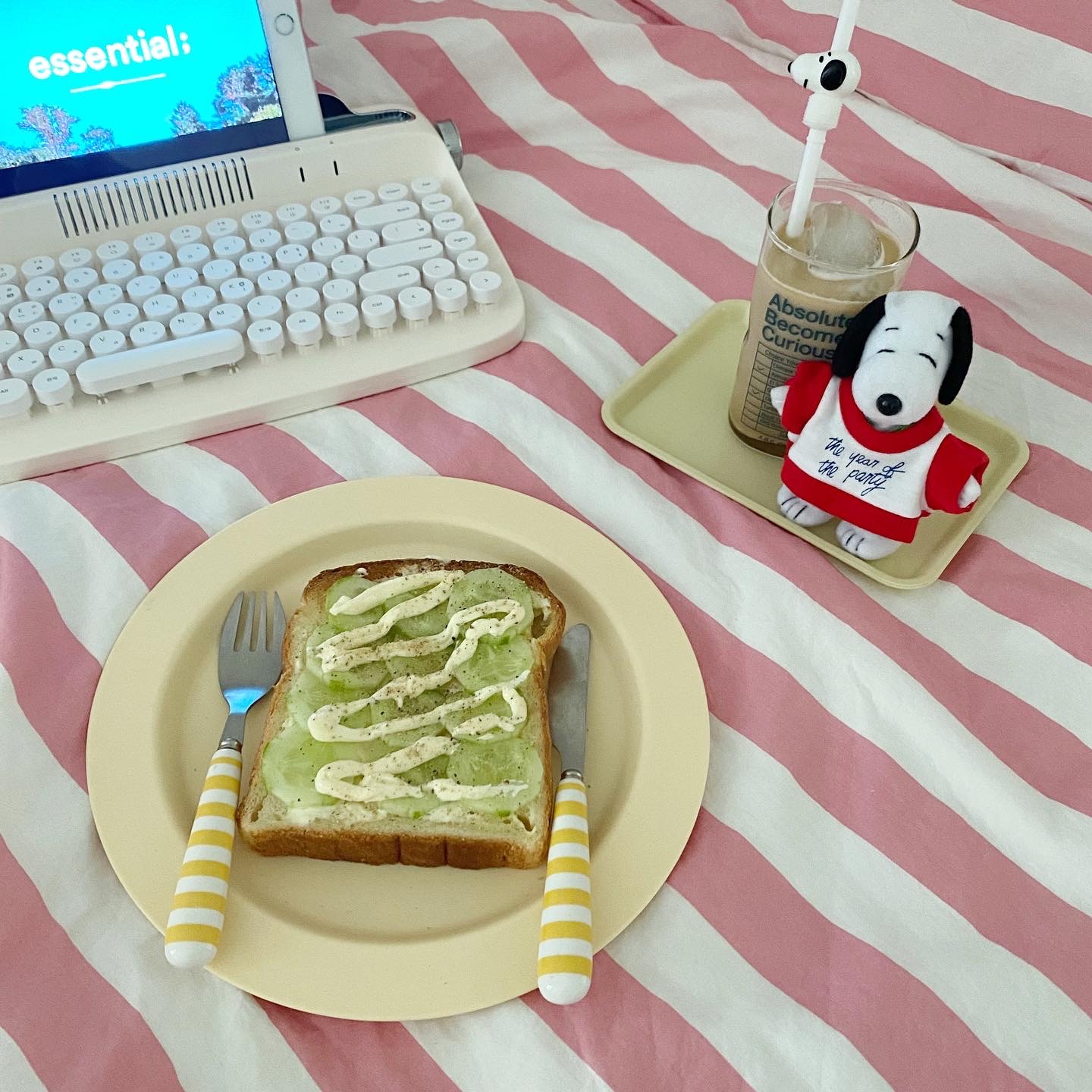 스누피와 오이토스트🥒