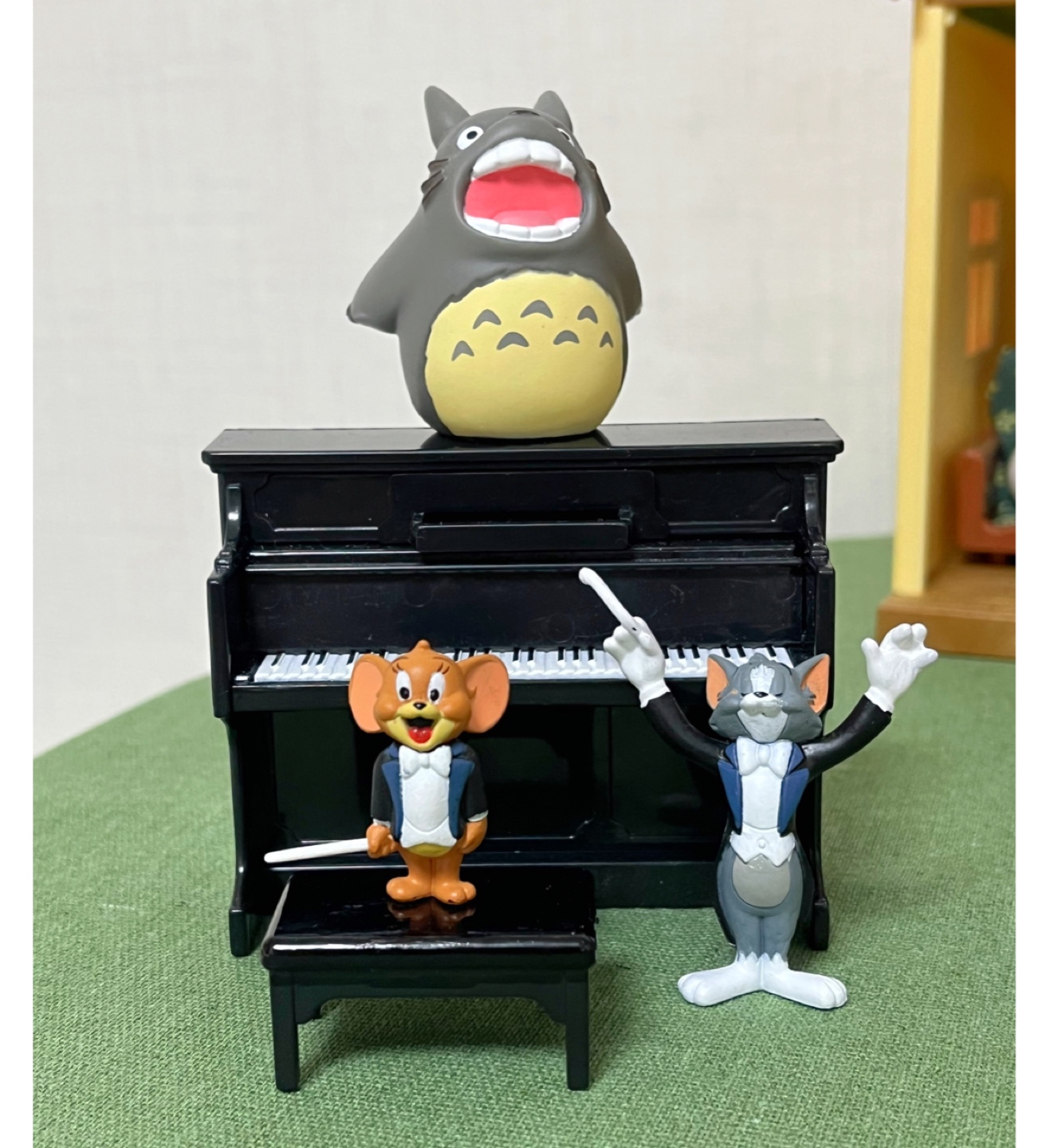 지휘자 톰과 제리와 
노래 부르는(?) 토토로🤣