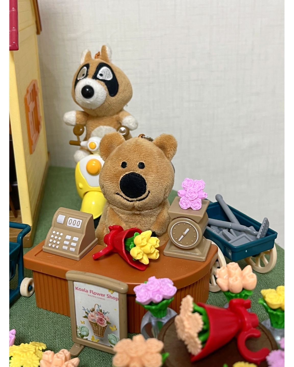 꽃집 쿼카 사장님과
배달부 너부리 ._.