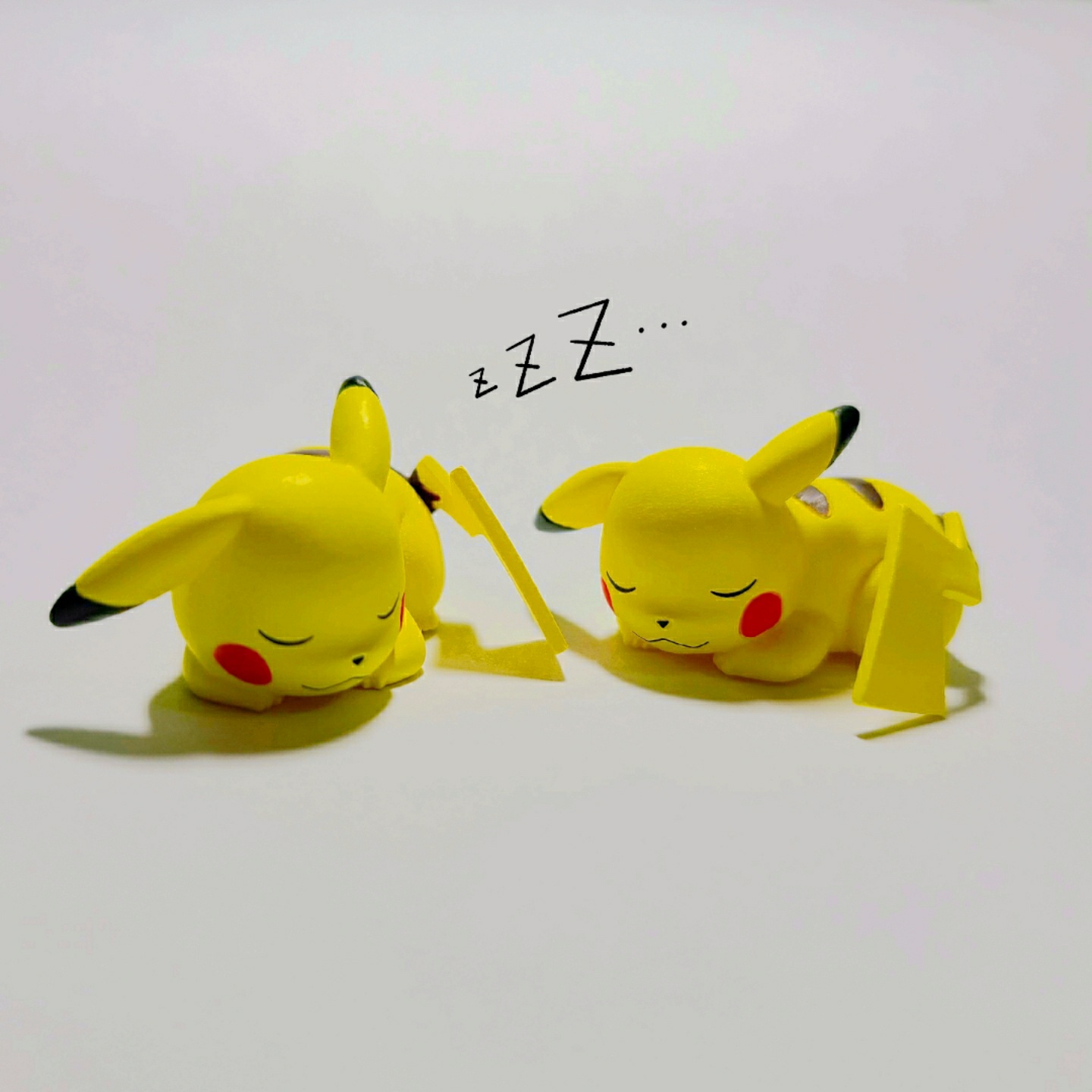 잠자는 피카츄😴😴
