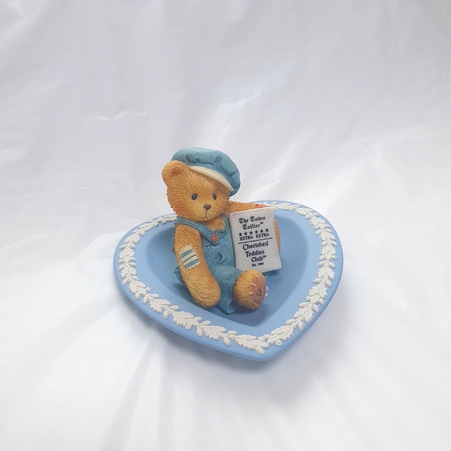 웨지우드 하트접시와 청 멜빵 체리쉬드🐻