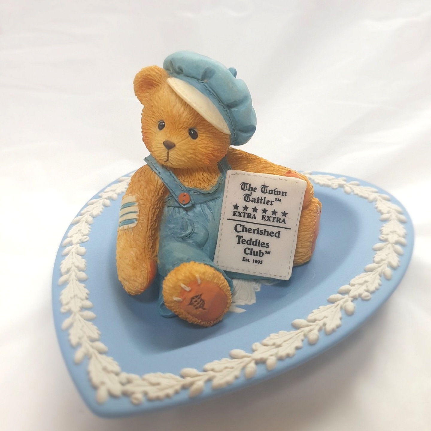 웨지우드 하트접시와 청 멜빵 체리쉬드🐻