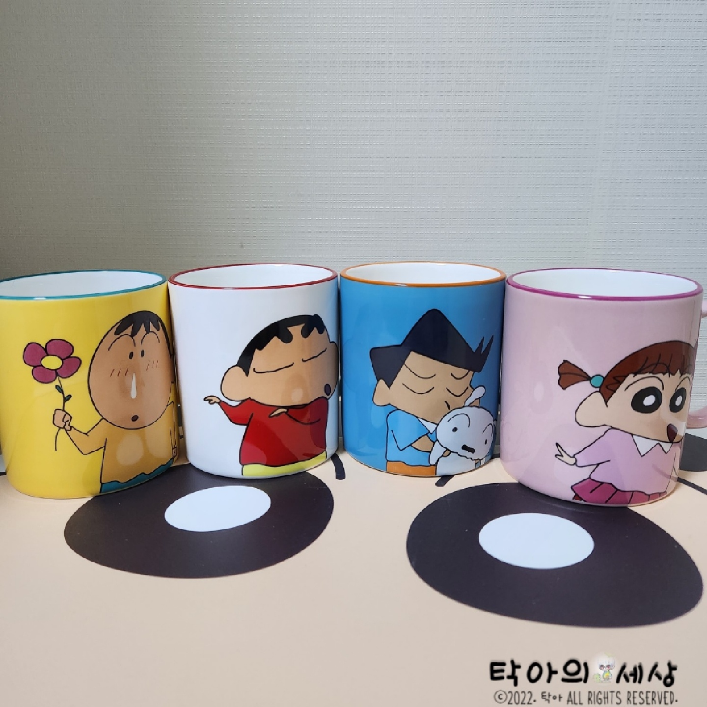 허브티와 머그컵 세트 이미지