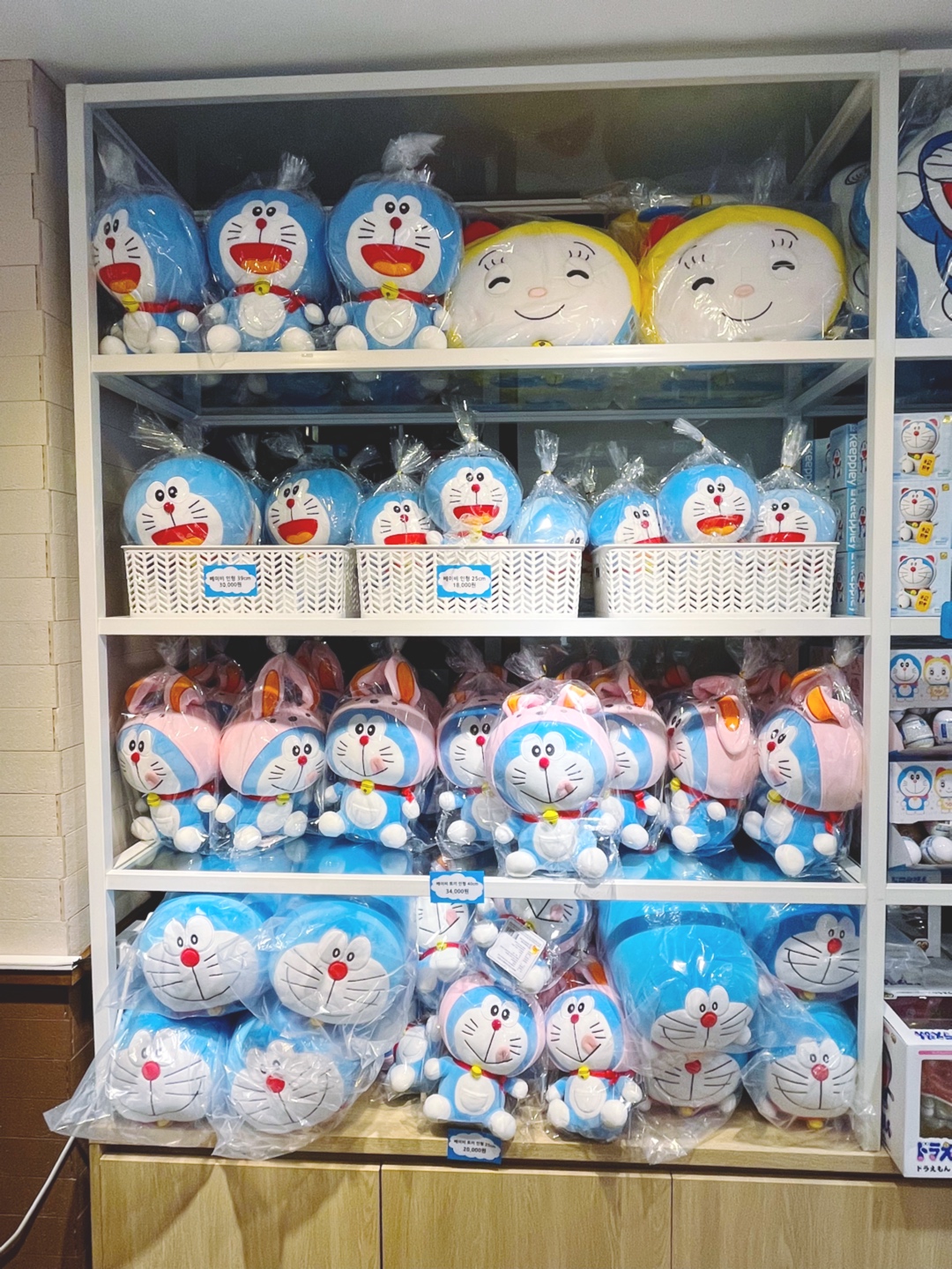 두근두근 도라에몽전 기념품샵