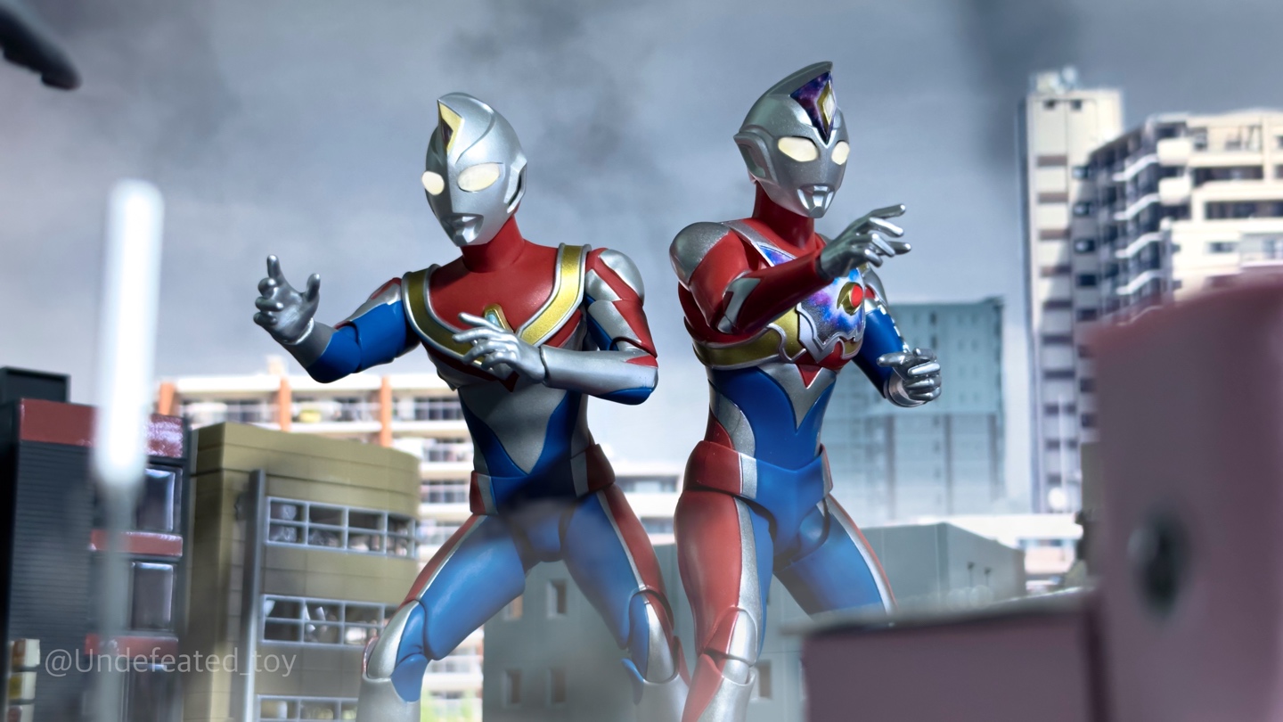SHF 울트라맨 다이나&데커