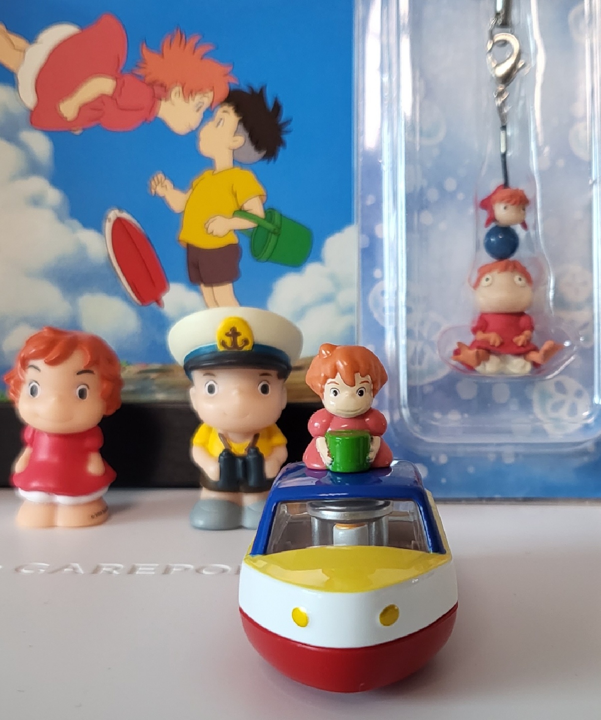 포뇨 포뇨 포뇨 아기물꼬기~ 
저 푸른 바다에서 놀러왔지요 🌊🎶