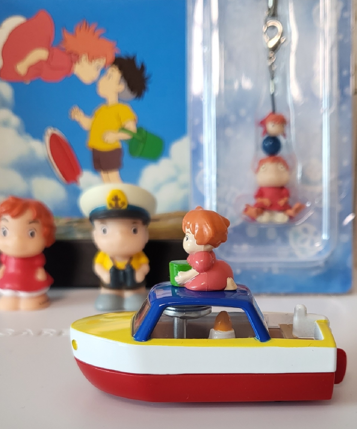 포뇨 포뇨 포뇨 아기물꼬기~ 
저 푸른 바다에서 놀러왔지요 🌊🎶
