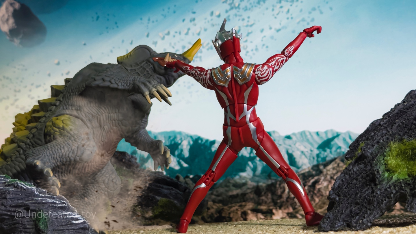 SHF 울트라맨 레굴로스