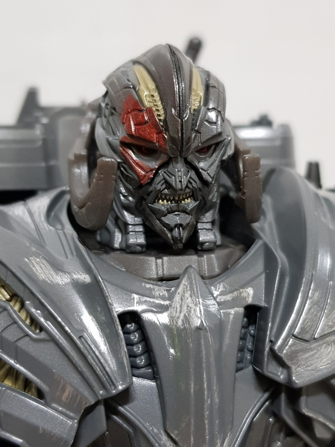 뜬금없이 기사화 되었던 5편의 메가트론.. | 콜리(Colley)