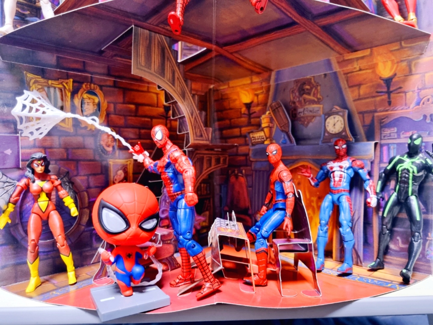 친절한 이웃집
스파이더 맨션 🕷🕸