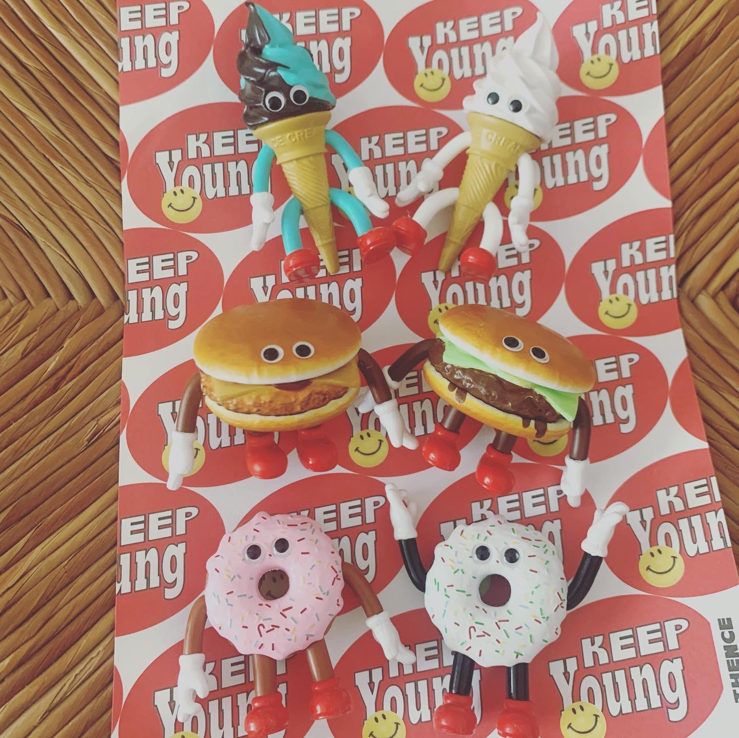 귀여운 쪼꼬미들

햄버거🍔아이스크림🍦도넛🍩