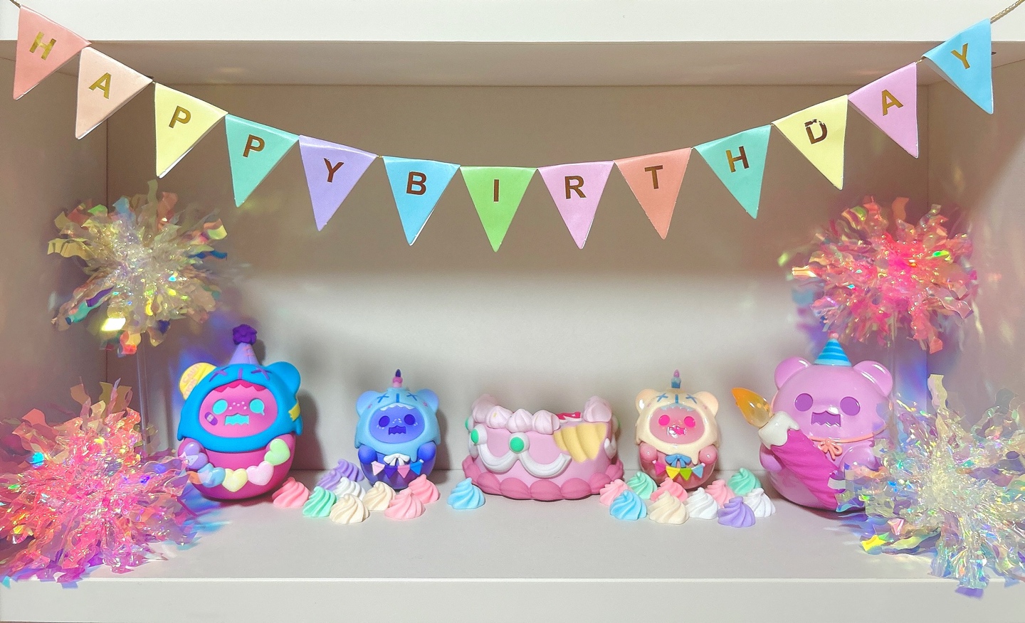 🥳🎉🎁🎂