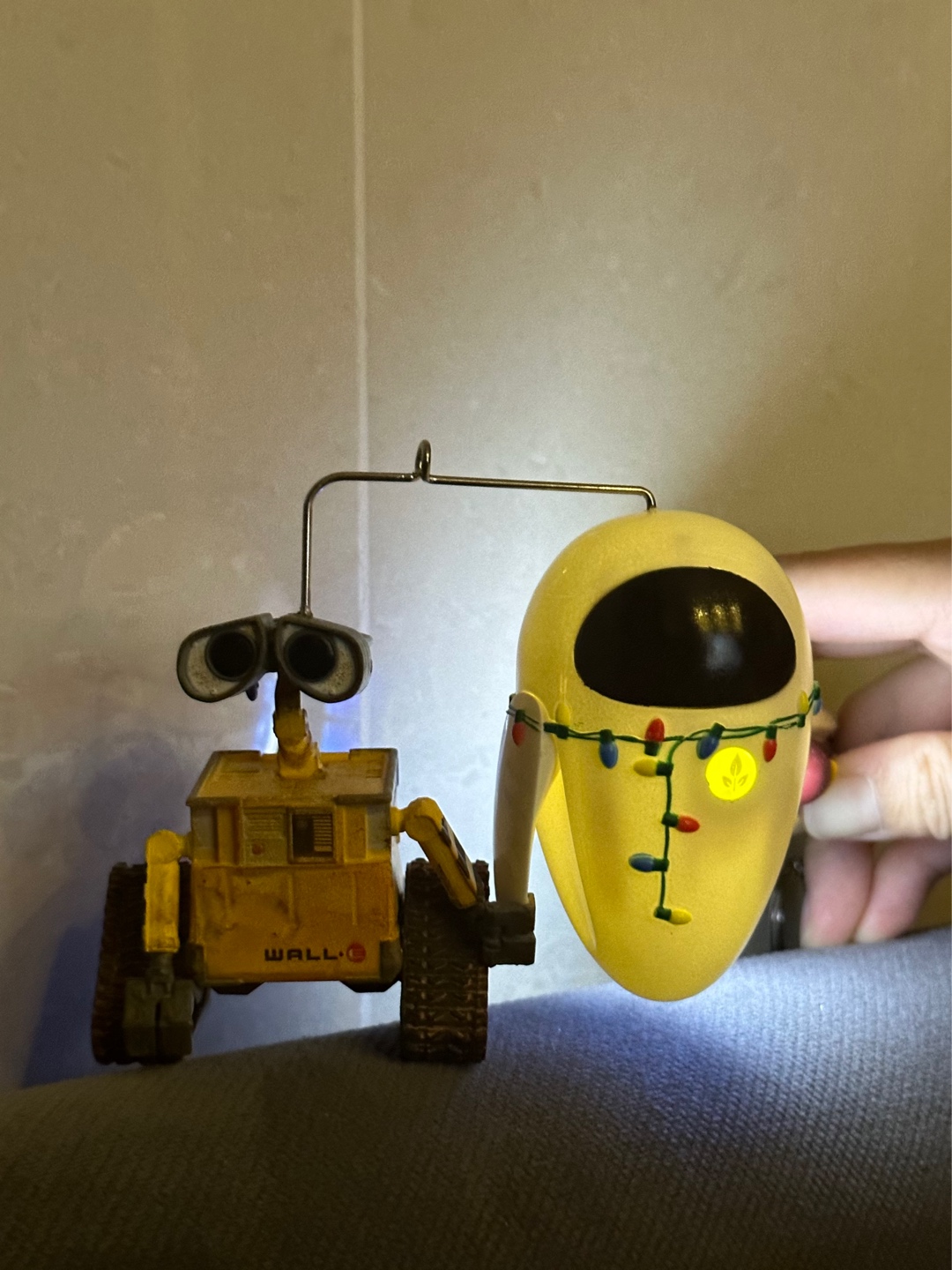 WALL-E AND EVE ORNAMENT