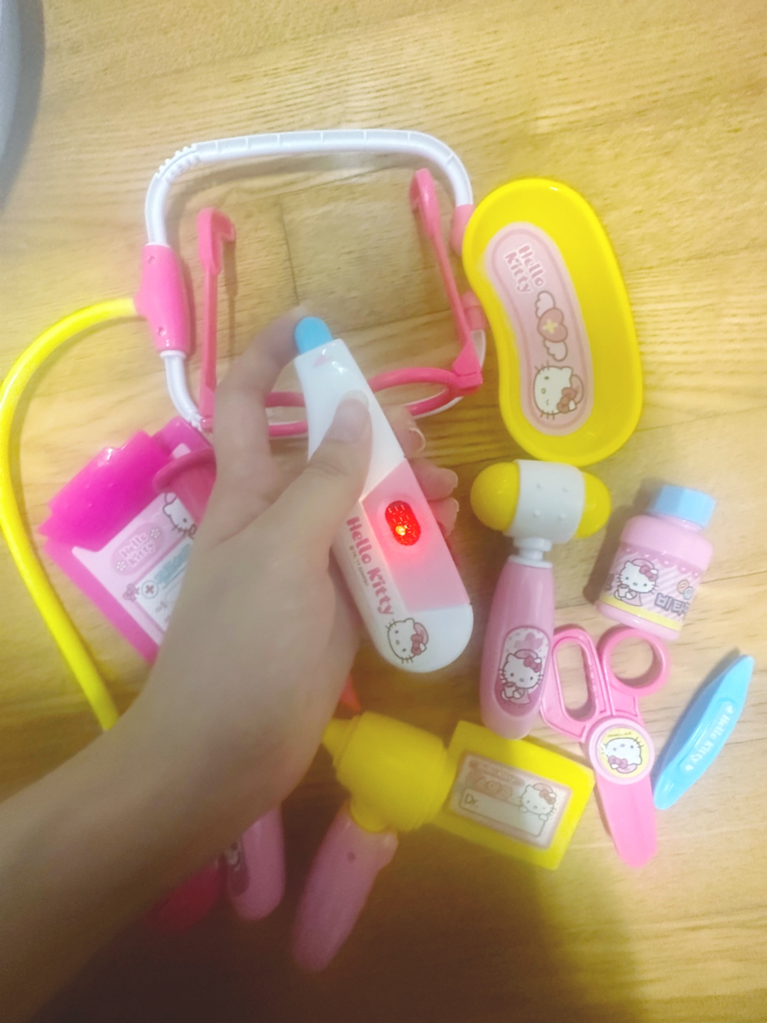 [추석미션]조카와 함께 놀고 싶은 굿즈 1순위 
헬로키티 병원놀이