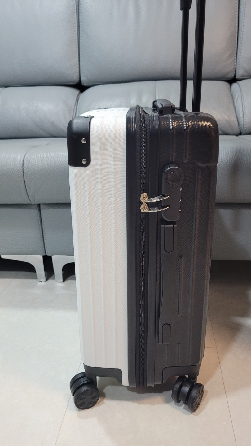 산리오 20인치 여행용 캐리어