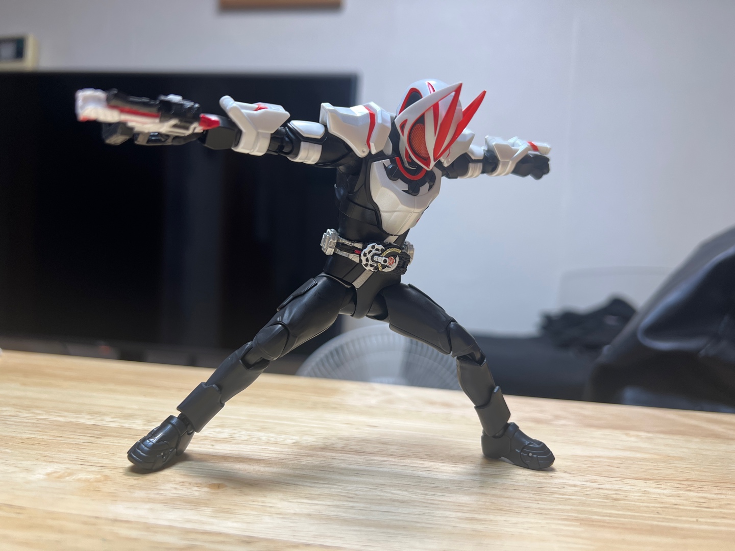 Shf 가면라이더 기츠 매그넘폼