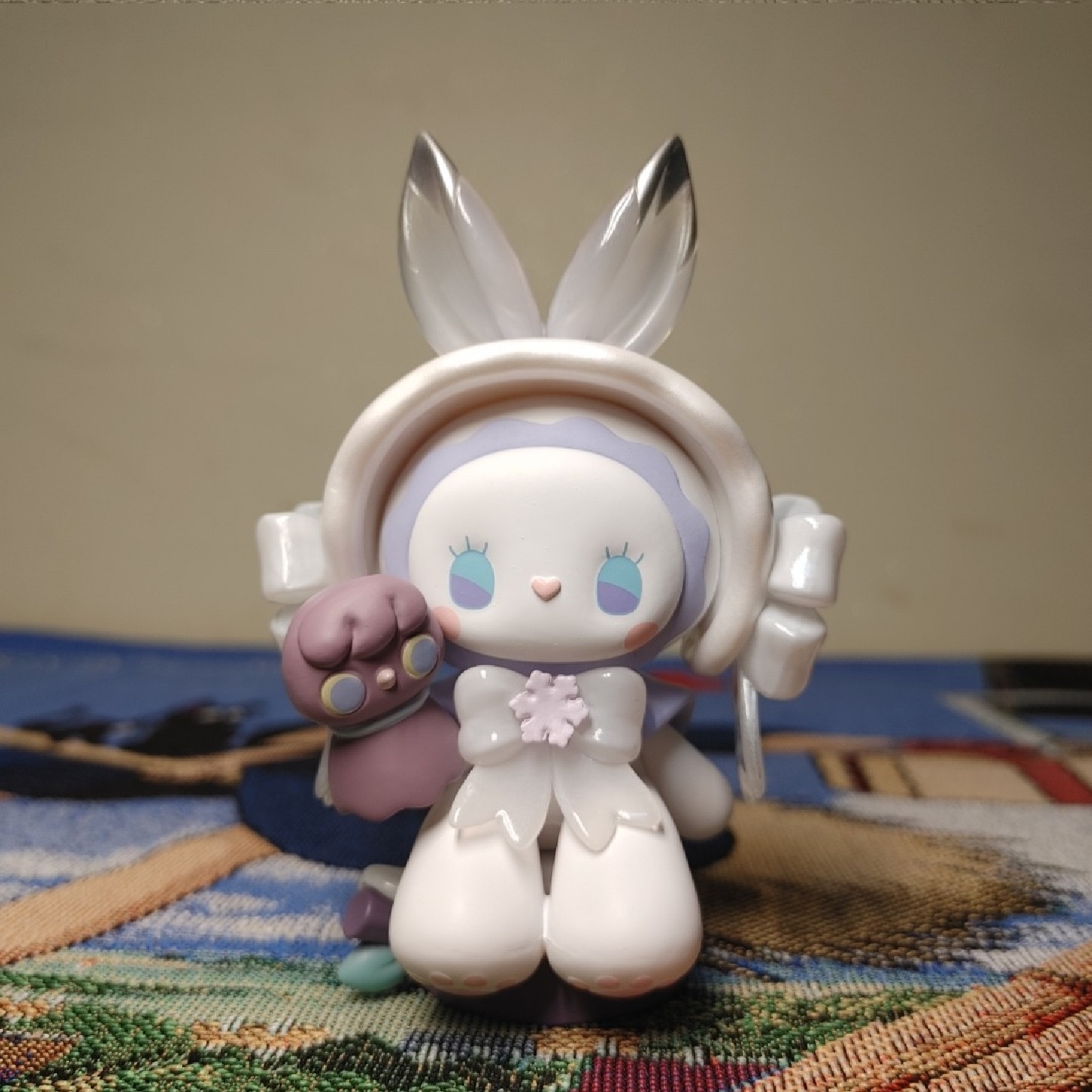 EMMA 피규어💜
