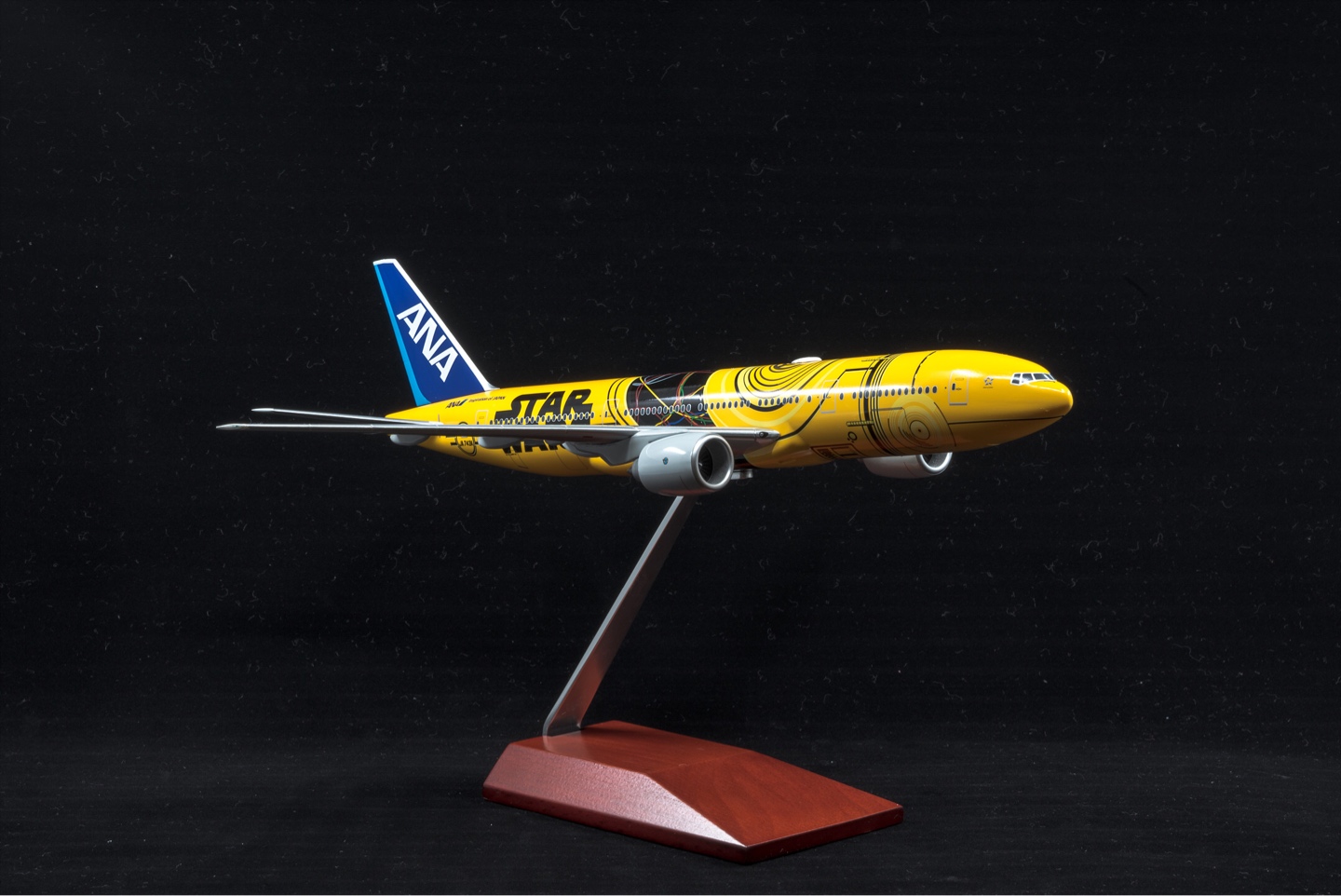 ANA C3P0 livery
1/200 
전일공상사