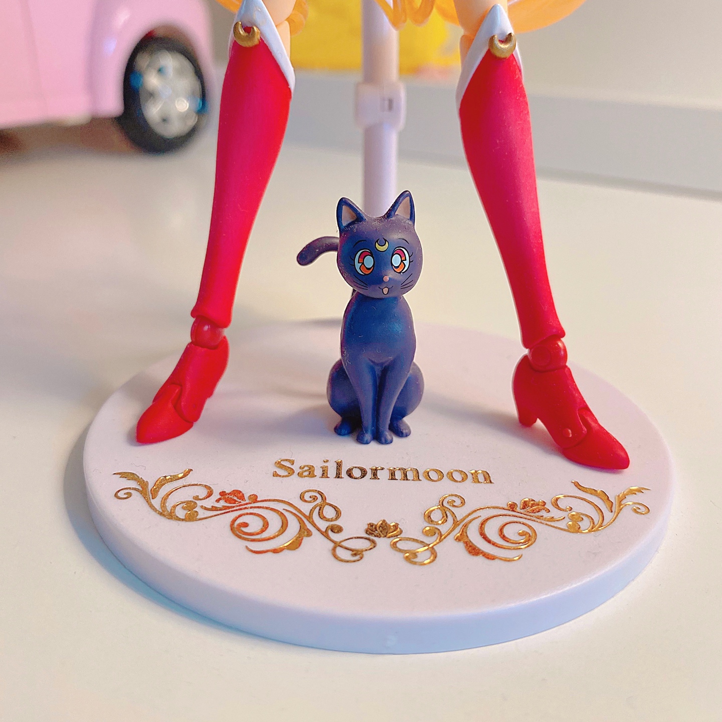 “사랑과 정의의 이름으로 널!
용서하지 않겠다!”
🌙