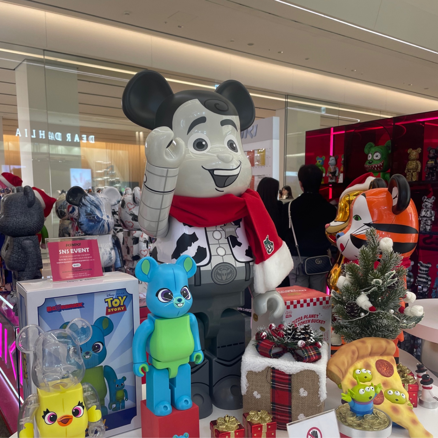 KINKI ROBOT POP-UP