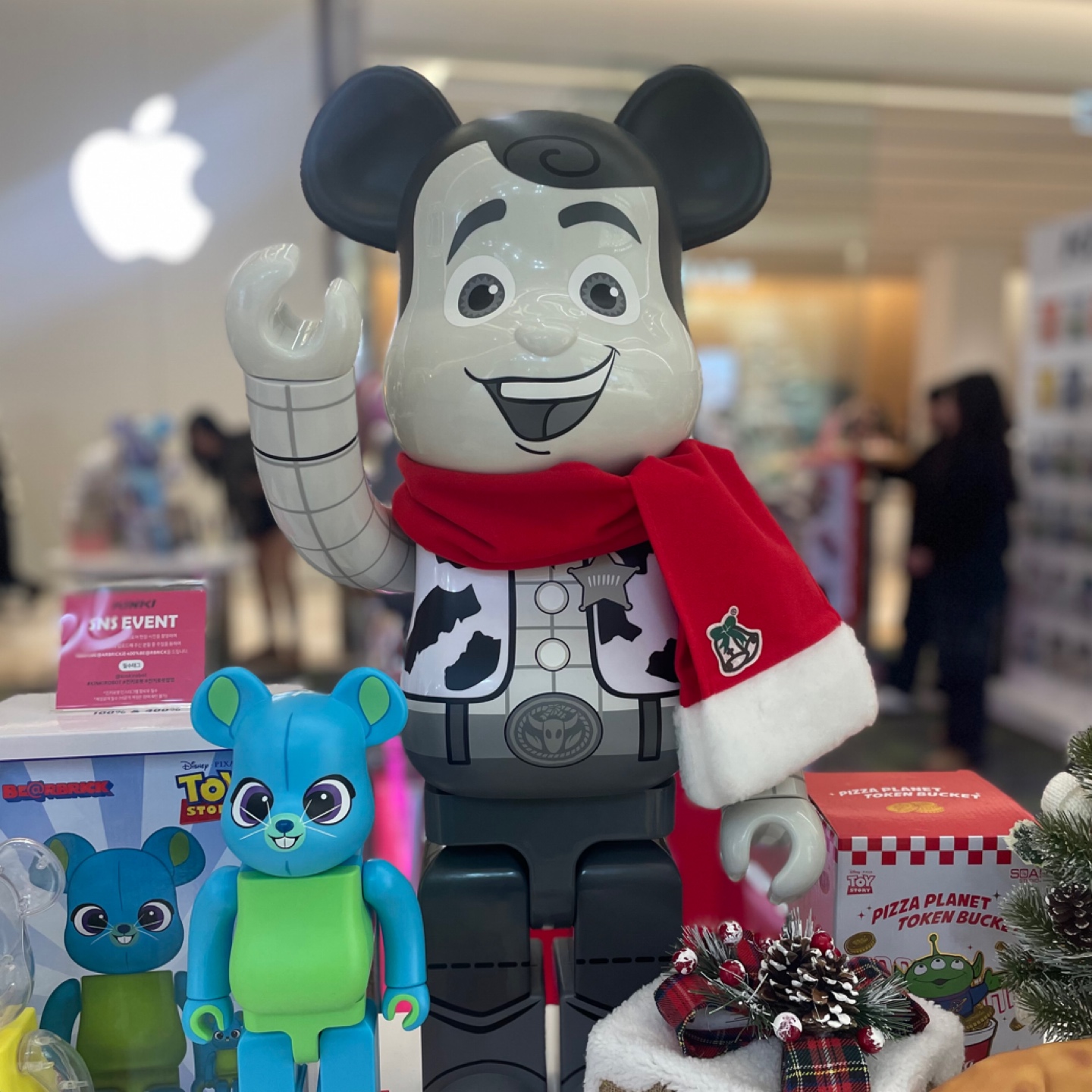 KINKI ROBOT POP-UP
