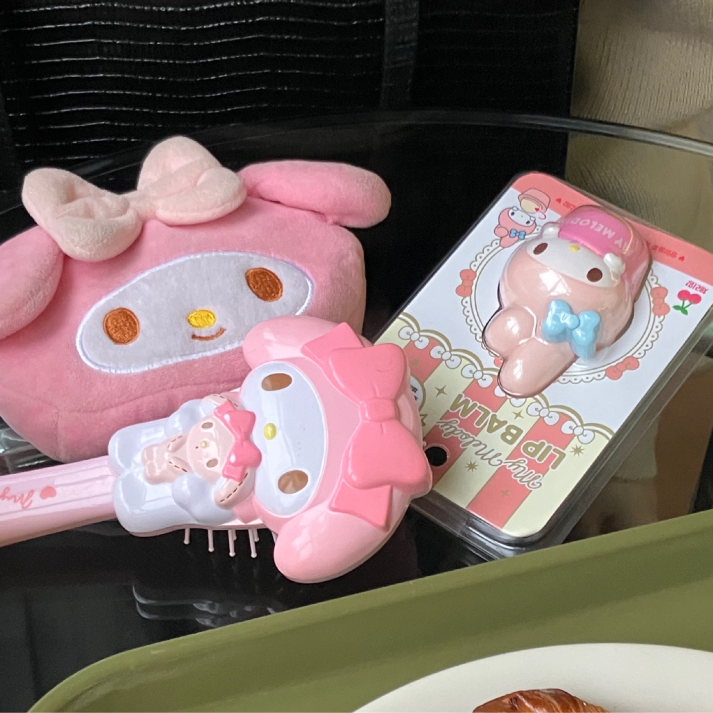 왓츠 인마이백><💕