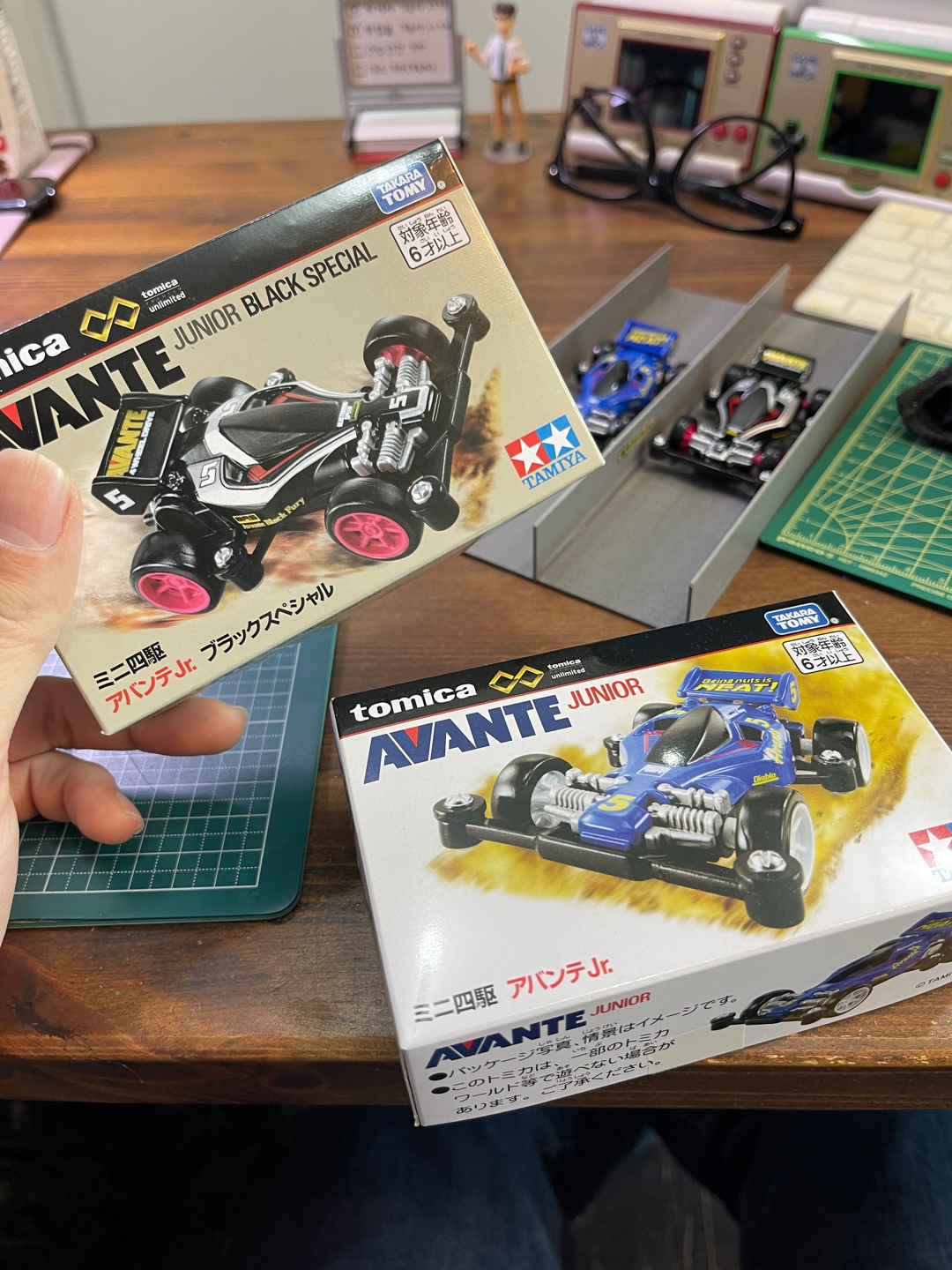 Tomica 
Tamiya
 Non scale 

Avante

Track diorama…
라고하기엔 너무 성의 없긴한데 뭐 미니카 트랙이 그냥 이렇게 생겼는데 뭐…대충 순접순접!!