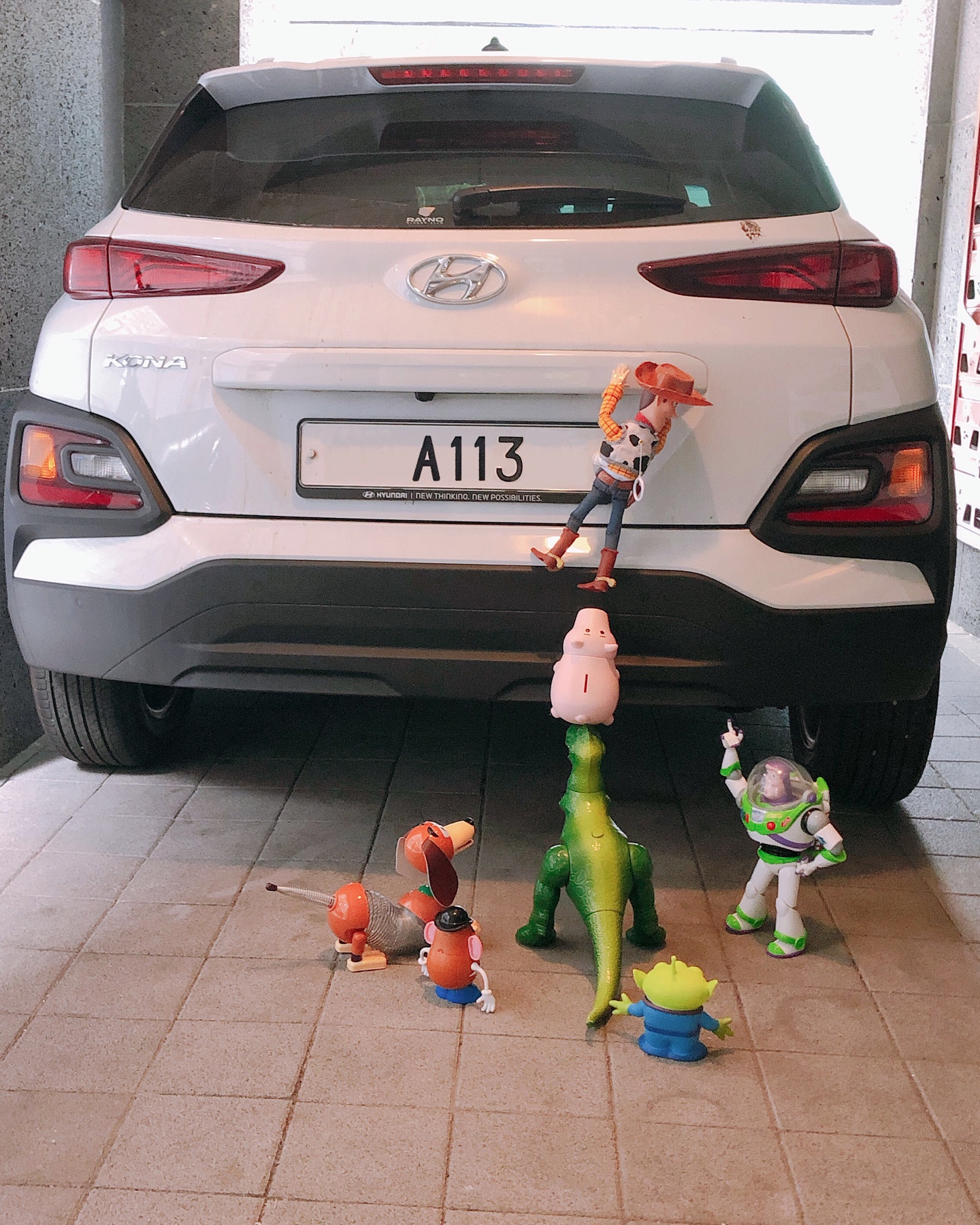 Hang on Woody! 