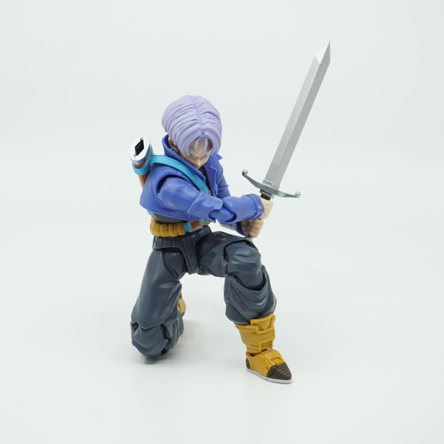 반다이 드래곤볼 S.H.Figuarts 슈퍼 사이어인 트랭크스 (미래에서 온 소년)