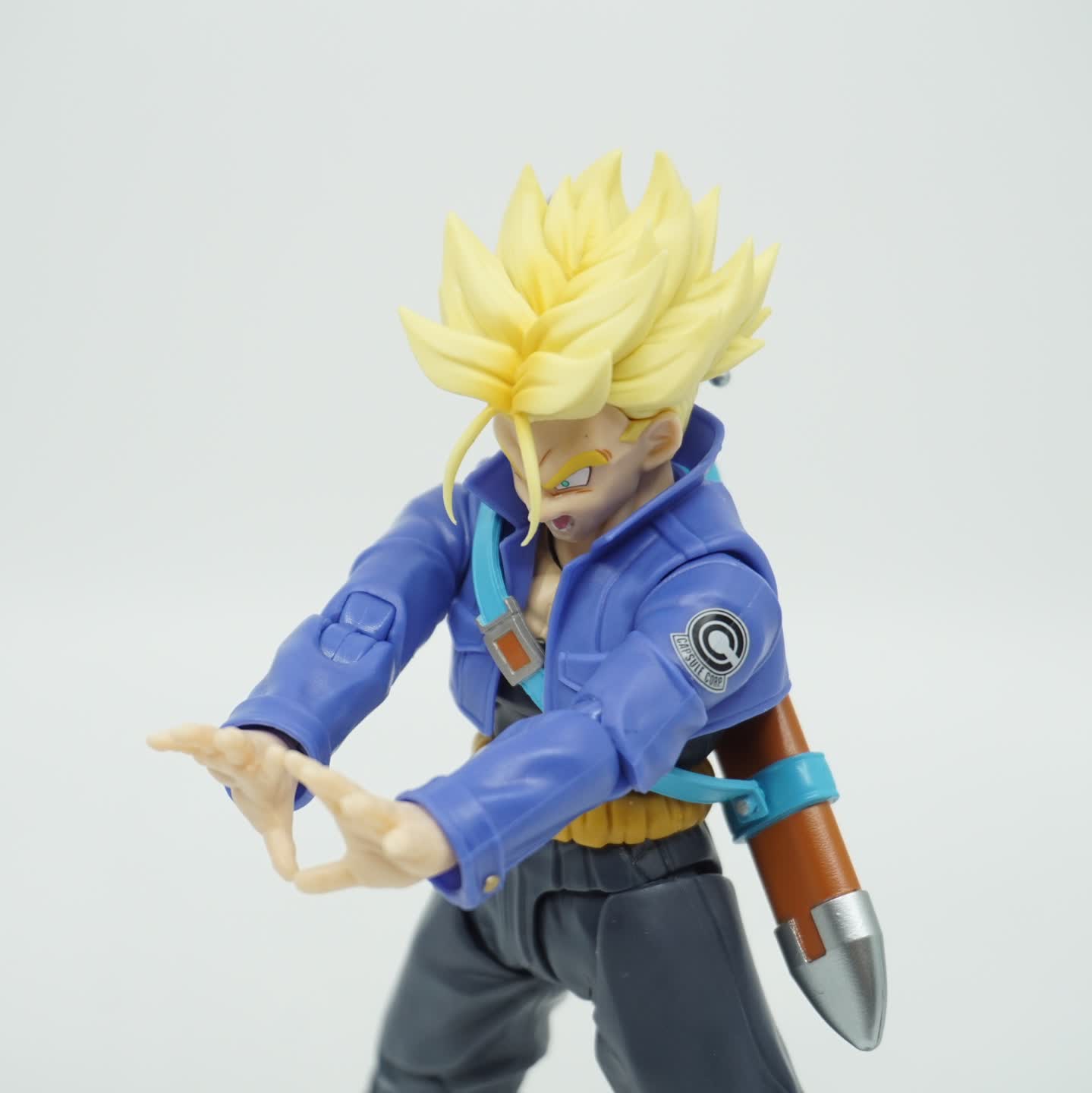 반다이 드래곤볼 S.H.Figuarts 슈퍼 사이어인 트랭크스 (미래에서 온 소년)