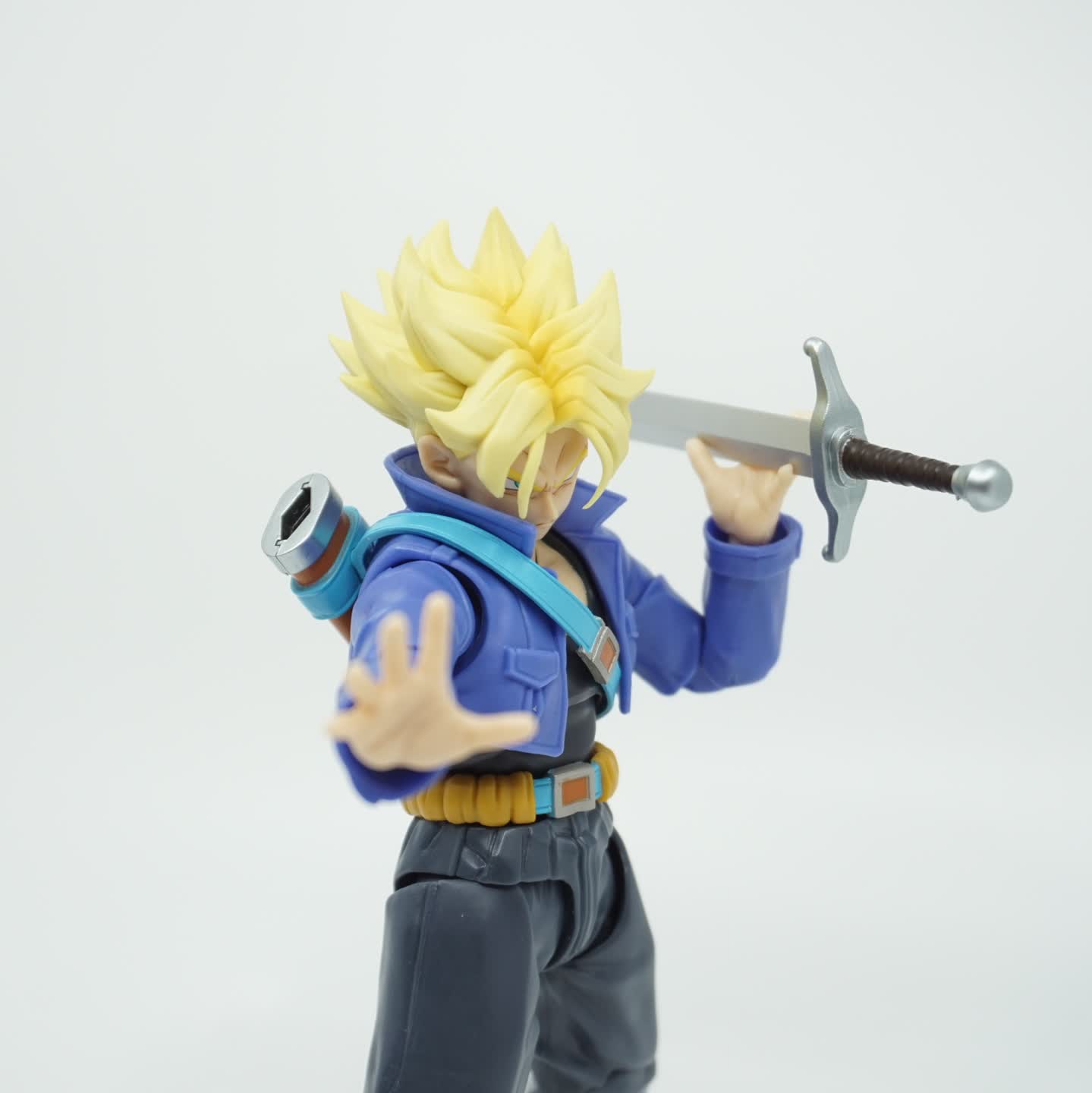반다이 드래곤볼 S.H.Figuarts 슈퍼 사이어인 트랭크스 (미래에서 온 소년)