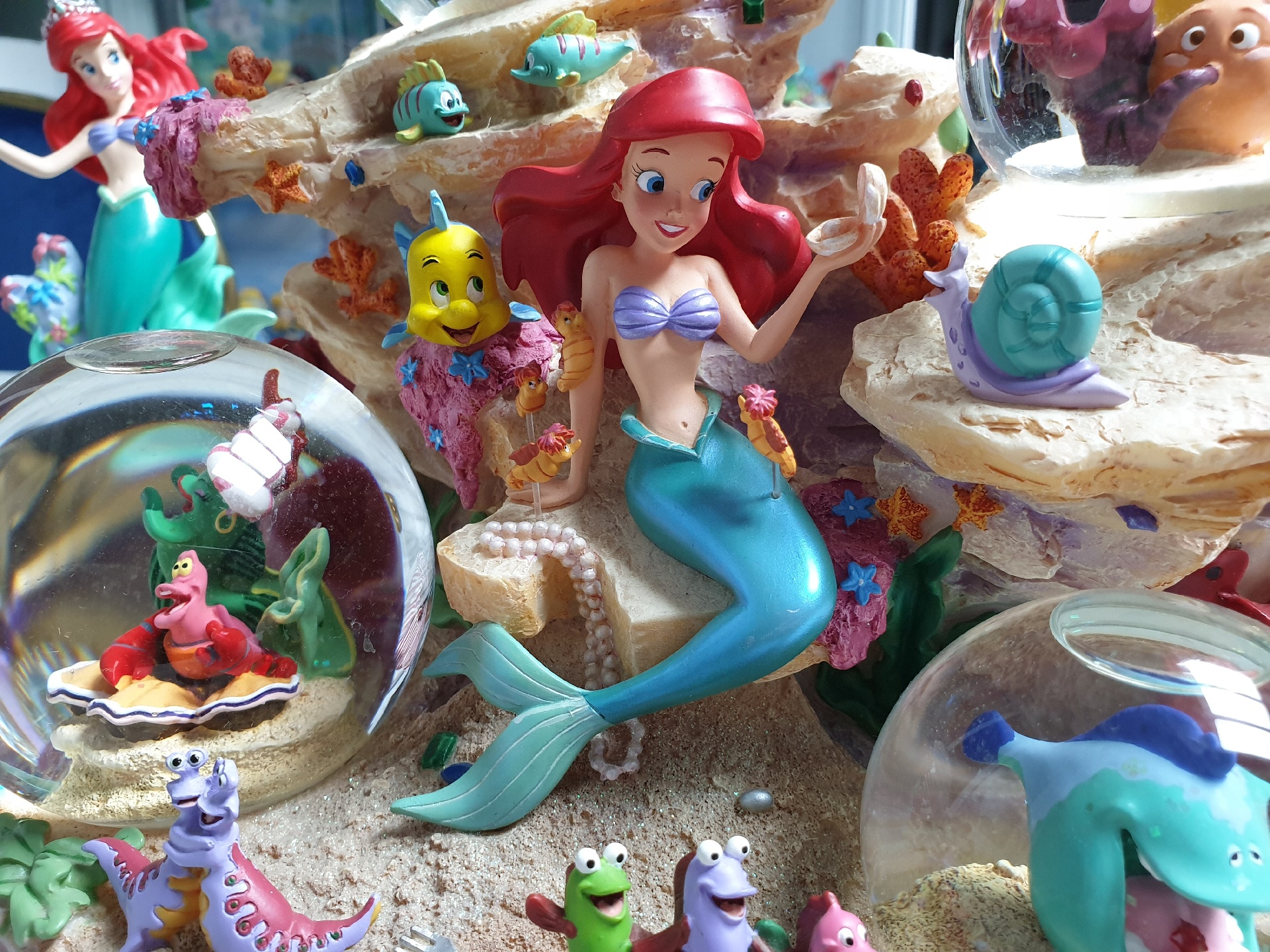 Ariel snowglobe