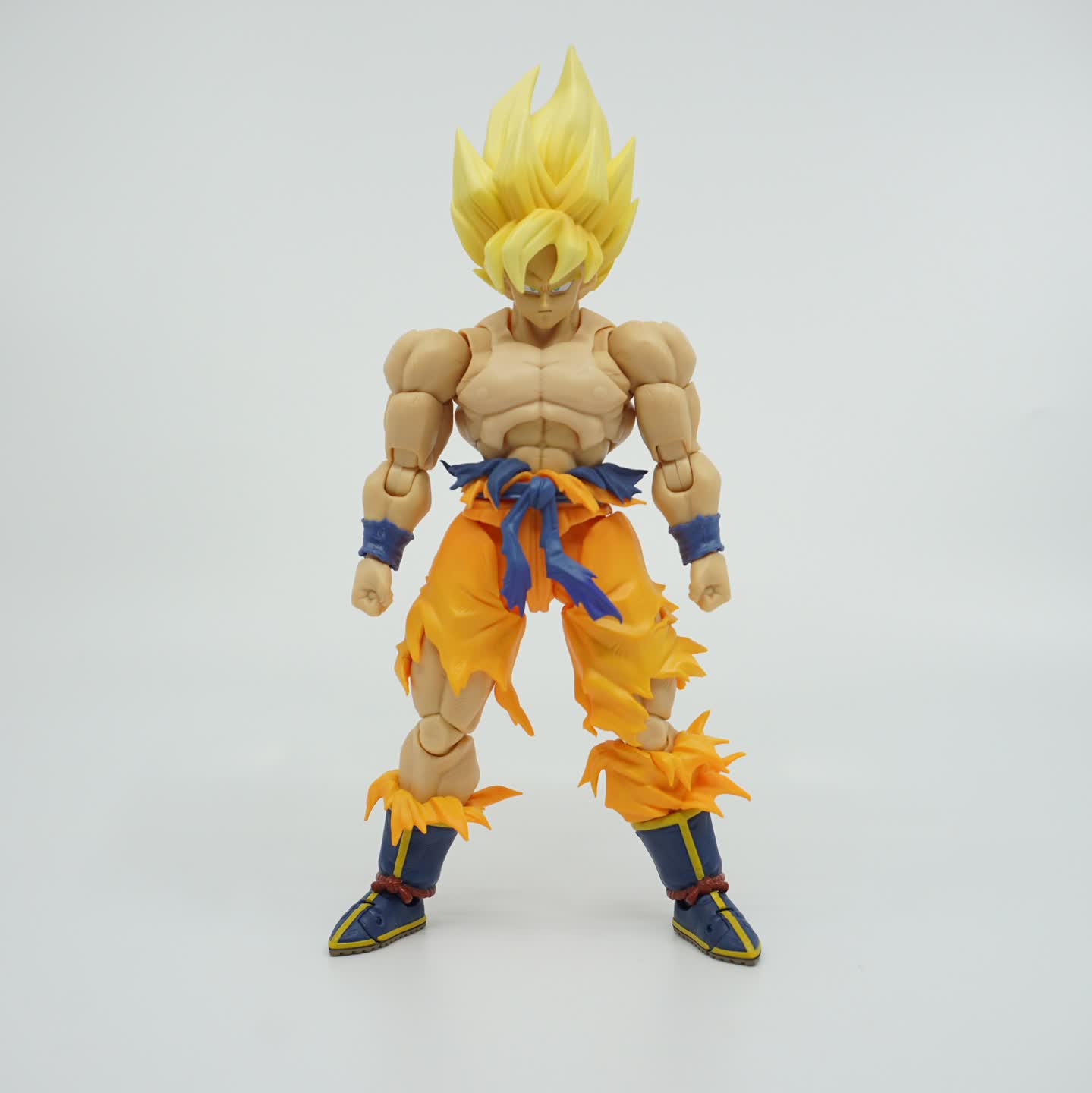 반다이 S.H.Figuarts 드래곤볼 전설의 슈퍼 사이어인 손오공