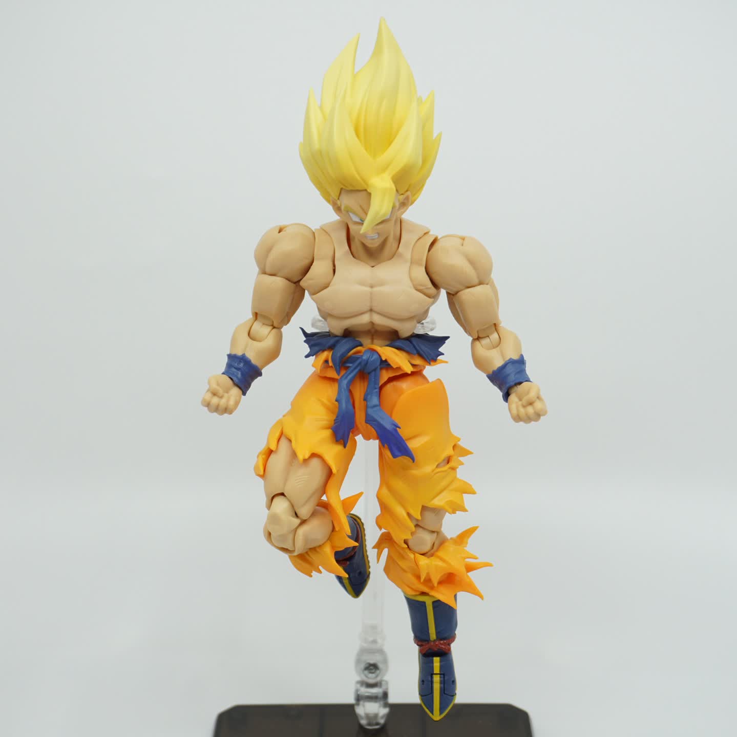 반다이 S.H.Figuarts 드래곤볼 전설의 슈퍼 사이어인 손오공