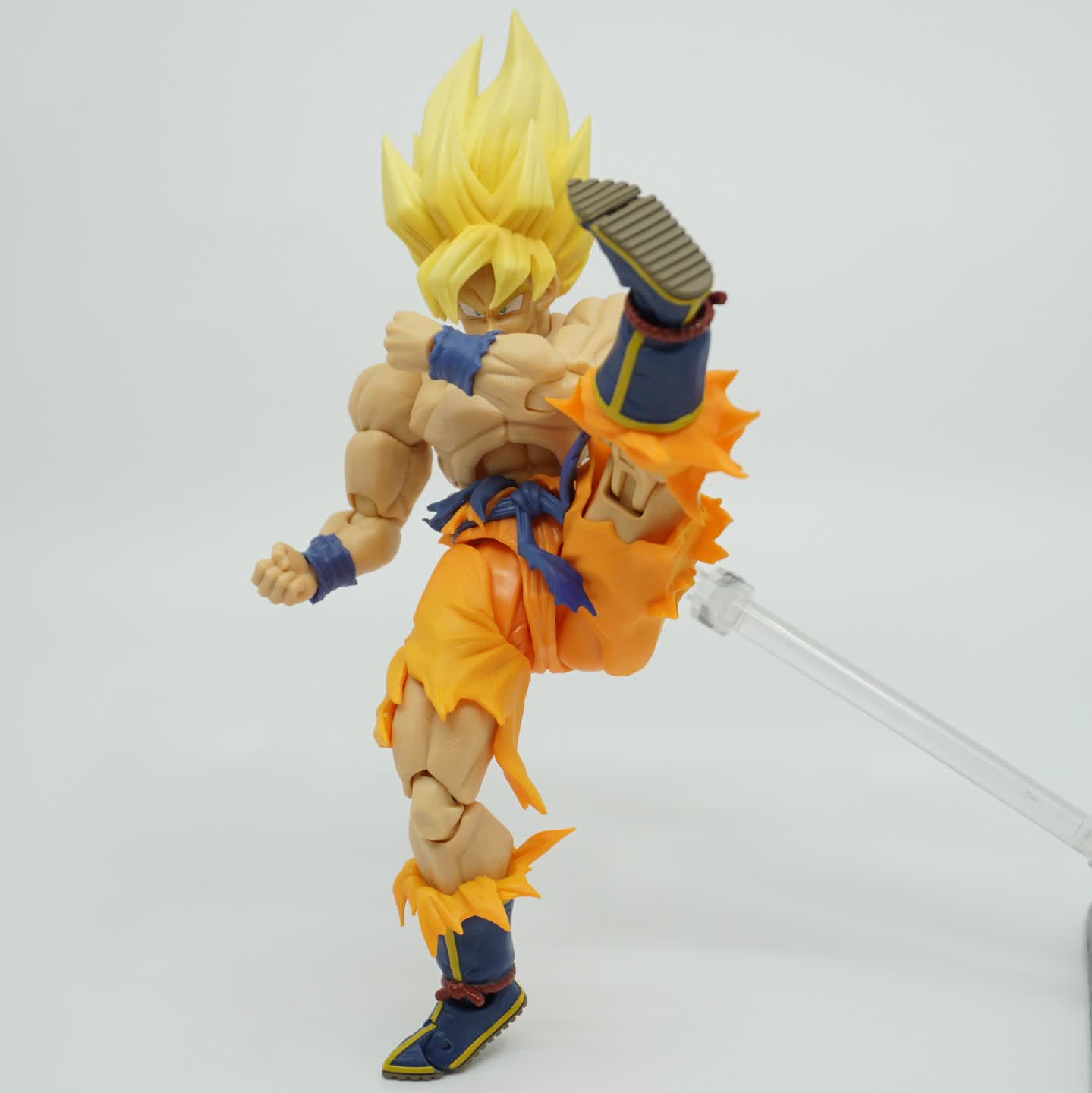 반다이 S.H.Figuarts 드래곤볼 전설의 슈퍼 사이어인 손오공