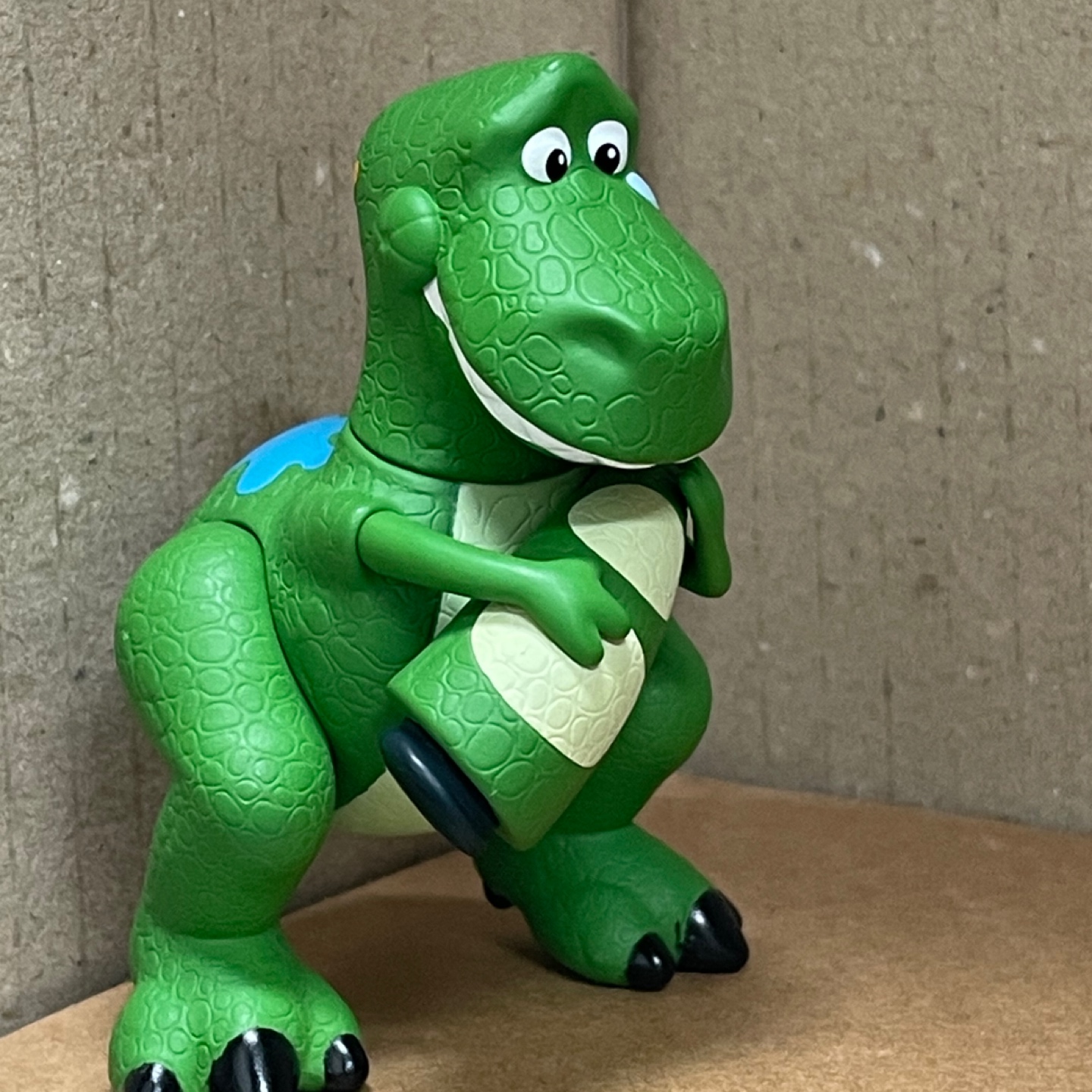 꼬리 땜에 슬픈 렉스🦖