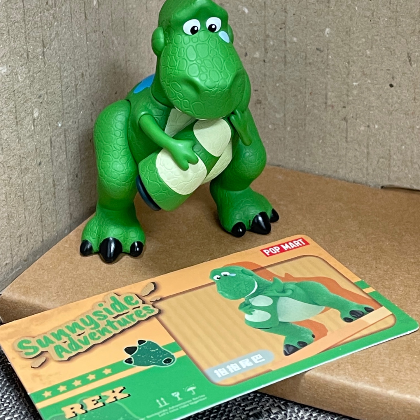 꼬리 땜에 슬픈 렉스🦖