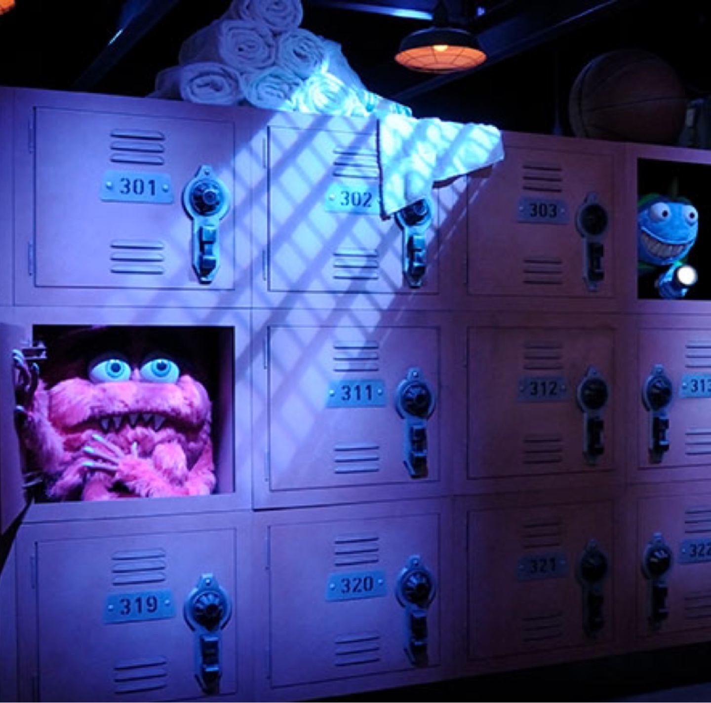 Monsters, Inc. Ride & Go Seek!