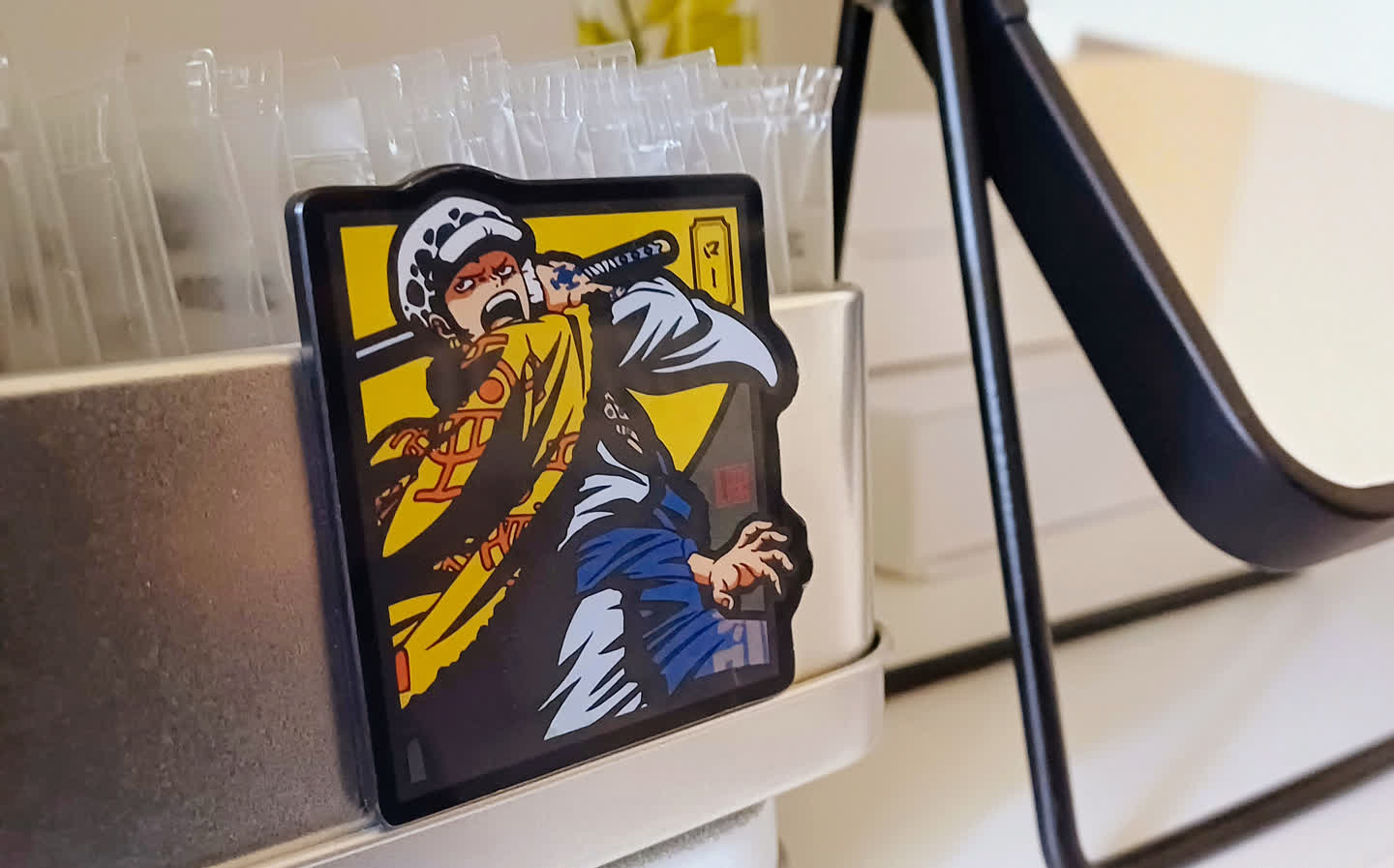 🧲💛💙🖤